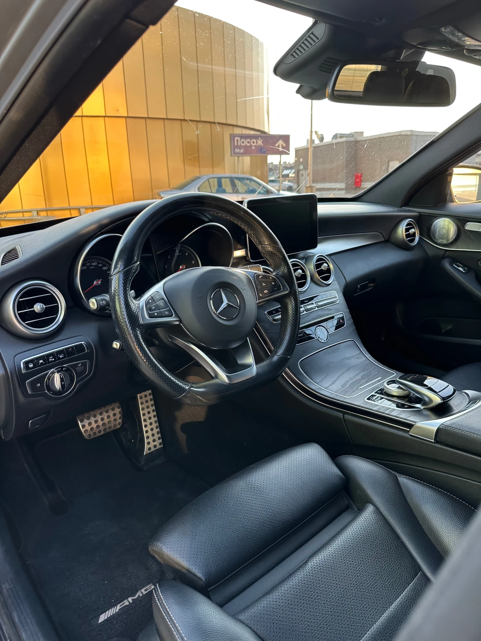 Mercedes-Benz C 250 4x4/AMG LINE/PANORAMA/HEAD UP, снимка 11 - Автомобили и джипове - 54033606