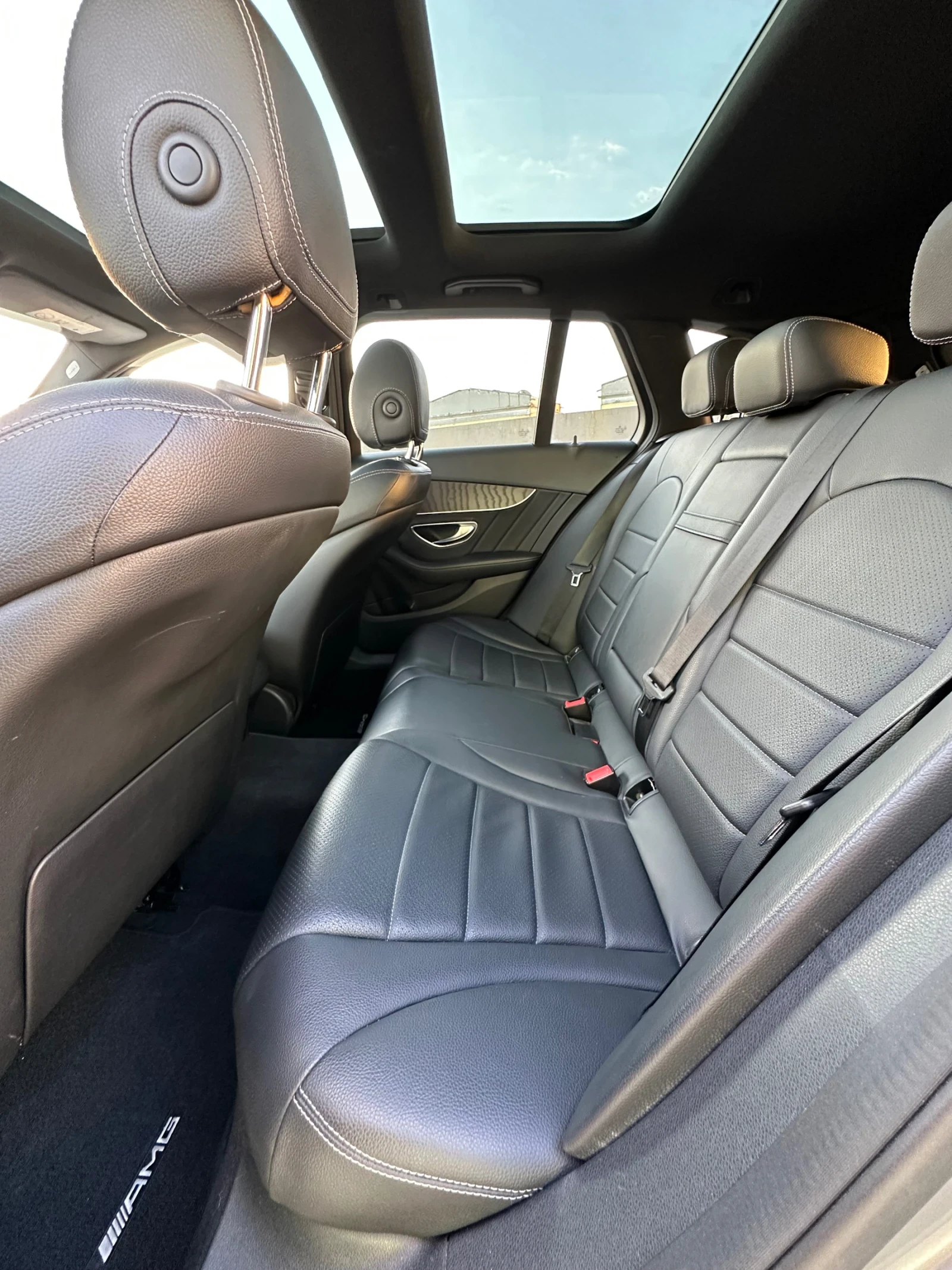 Mercedes-Benz C 250 4x4/AMG LINE/PANORAMA/HEAD UP, снимка 12 - Автомобили и джипове - 54033606