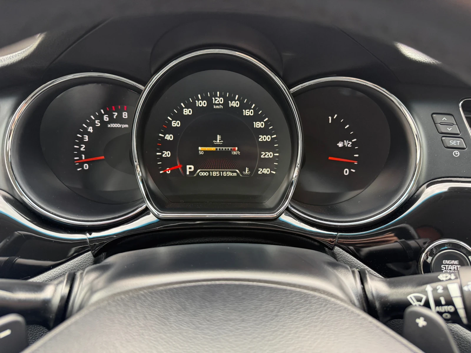 Kia Ceed 1.6i AUTOMATIC, снимка 13 - Автомобили и джипове - 54058120