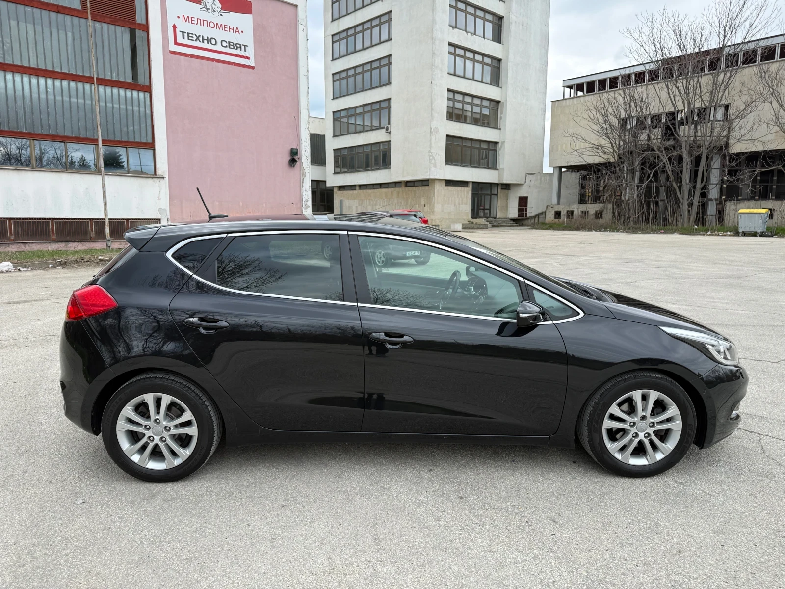 Kia Ceed 1.6i AUTOMATIC, снимка 5 - Автомобили и джипове - 54058120