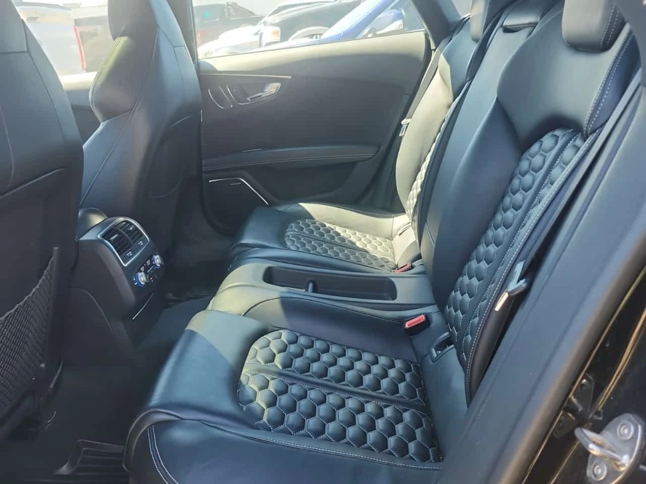 Audi Rs7 * PERFORMANCE * 2 КЛЮЧА * БЕЗ ИНЦИДЕНТИ * , снимка 12 - Автомобили и джипове - 54299711