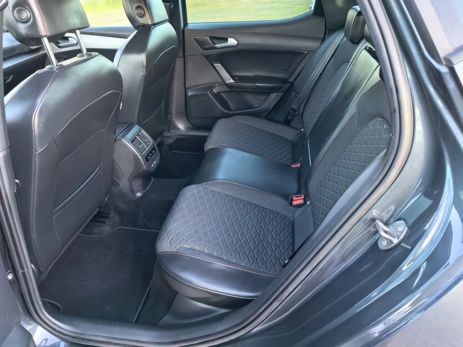 Seat Leon, снимка 13 - Автомобили и джипове - 54415491