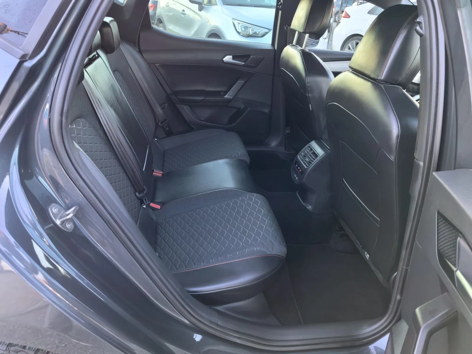 Seat Leon, снимка 14 - Автомобили и джипове - 54415491