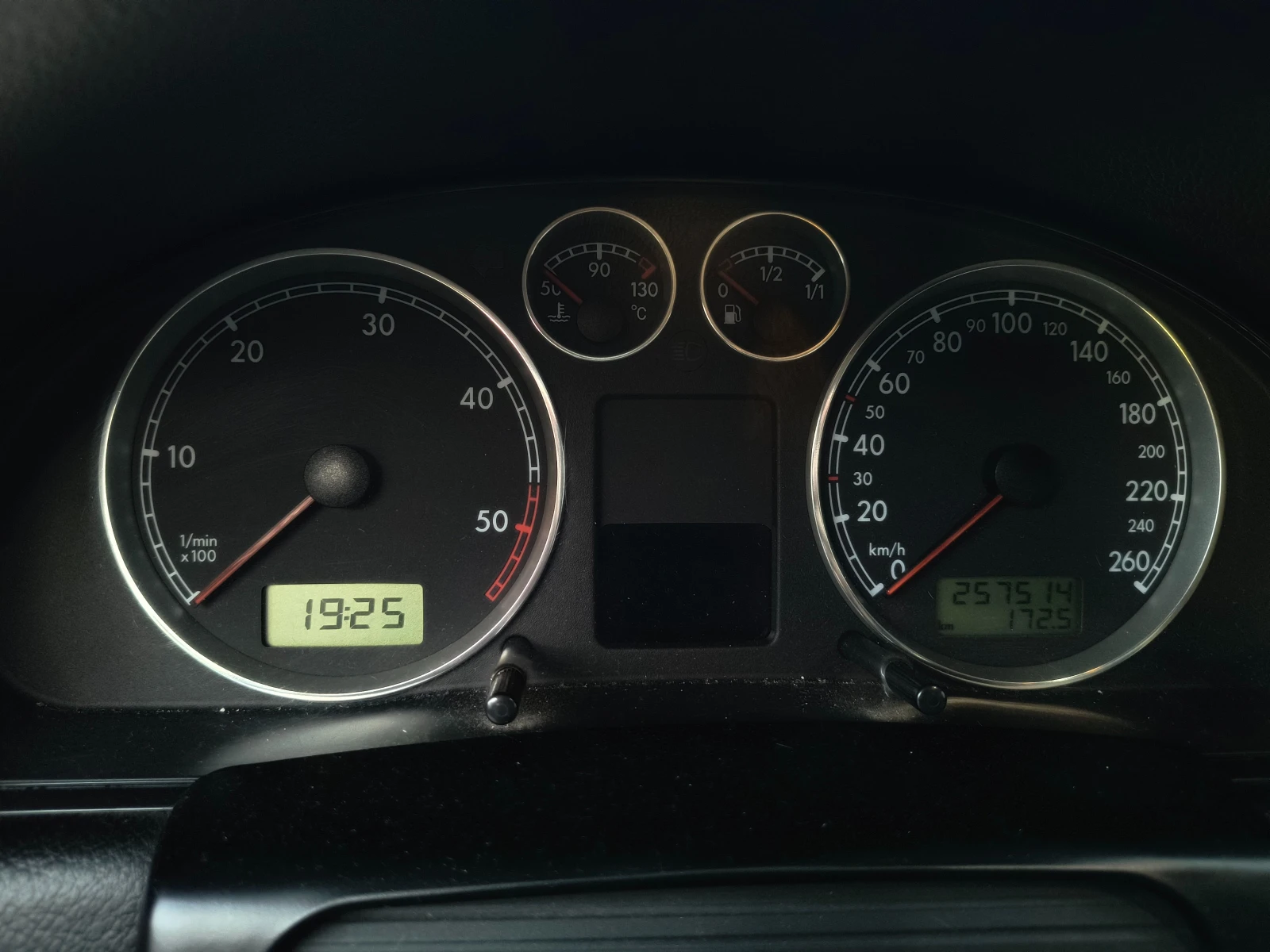 VW Passat, снимка 11 - Автомобили и джипове - 54600482