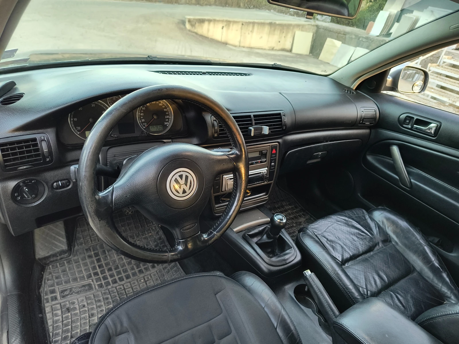 VW Passat, снимка 10 - Автомобили и джипове - 54600482