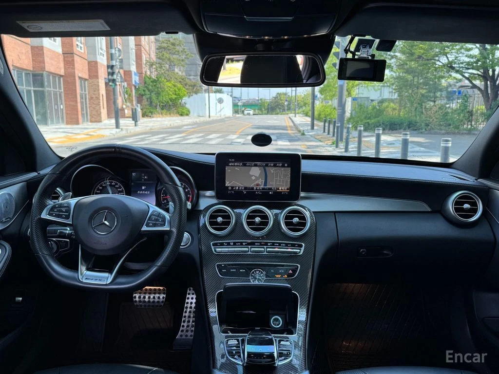 Mercedes-Benz C 63 AMG BURMESTER* HEAD-UP* 360 КАМЕРИ* ПАНОРАМА* КЕЙЛЕС, снимка 10 - Автомобили и джипове - 54625696