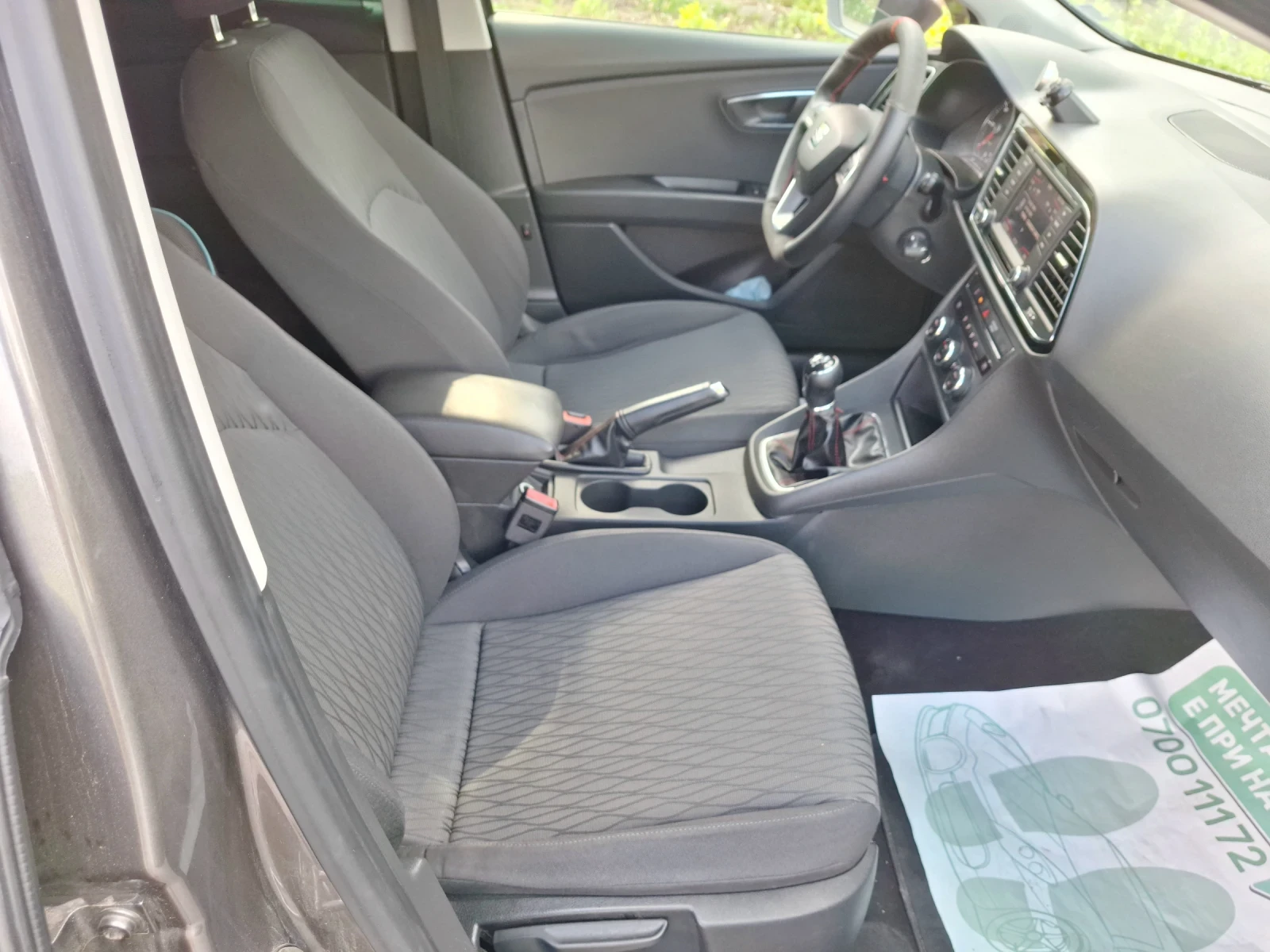 Seat Leon 1.6 tdi, снимка 9 - Автомобили и джипове - 54745308