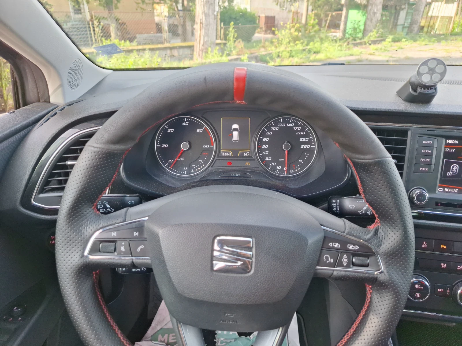 Seat Leon 1.6 tdi, снимка 7 - Автомобили и джипове - 54745308
