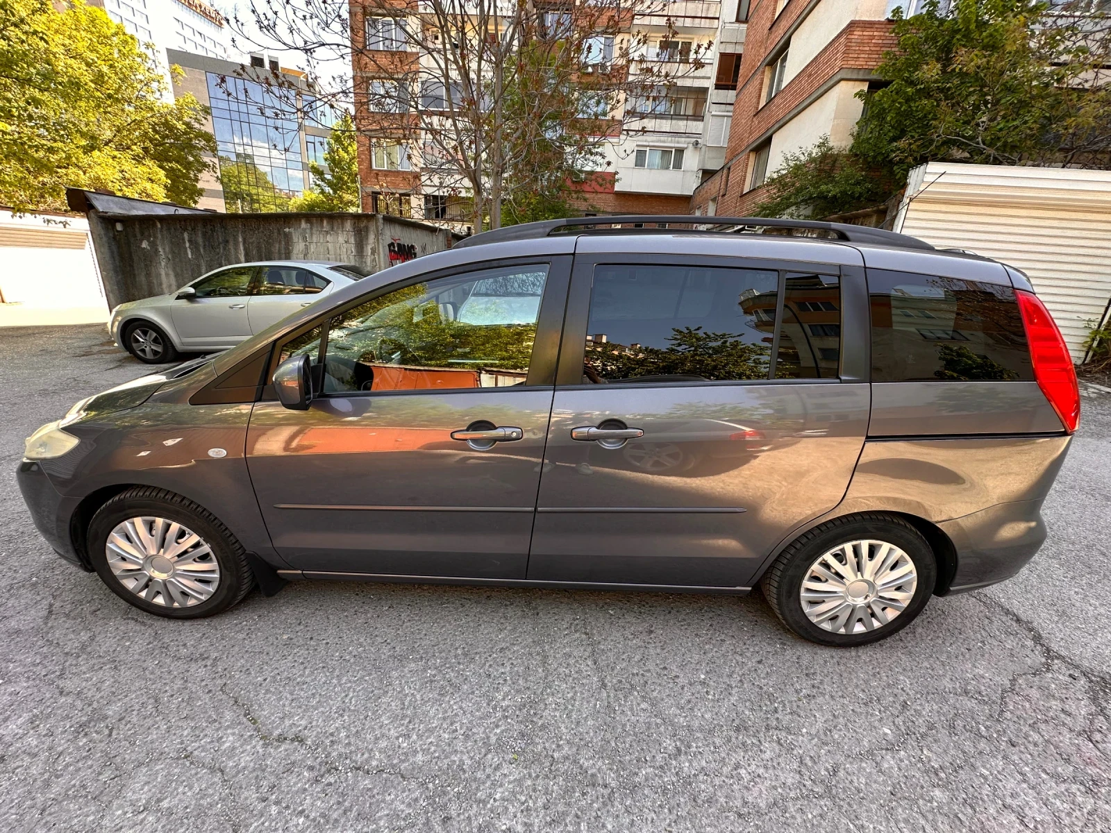 Mazda 5 2.0 diesel, снимка 8 - Автомобили и джипове - 55332199