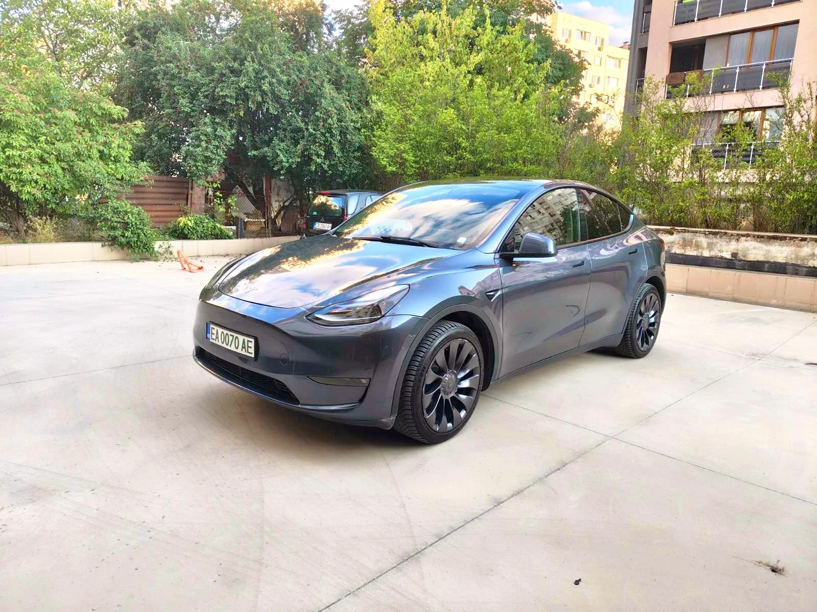 Tesla Model Y Long Range Dual Motor 