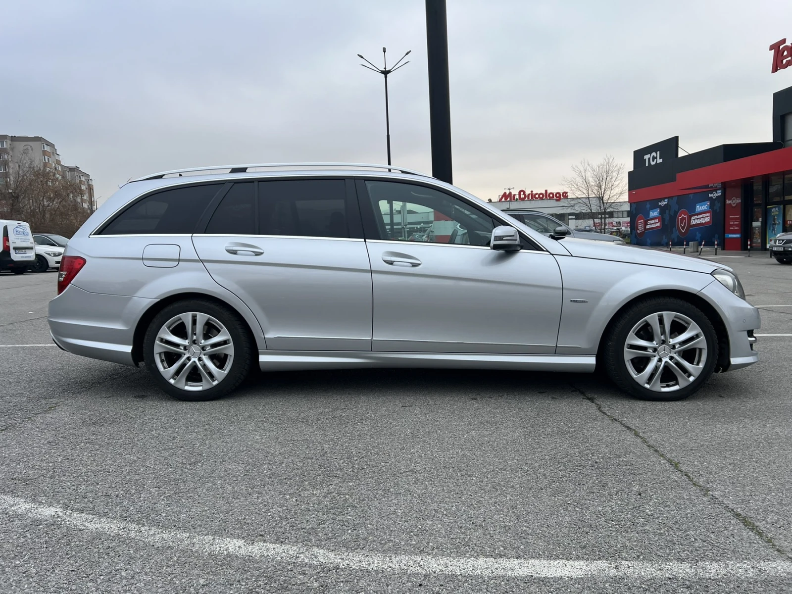 Mercedes-Benz C 220, снимка 7 - Автомобили и джипове - 55659654