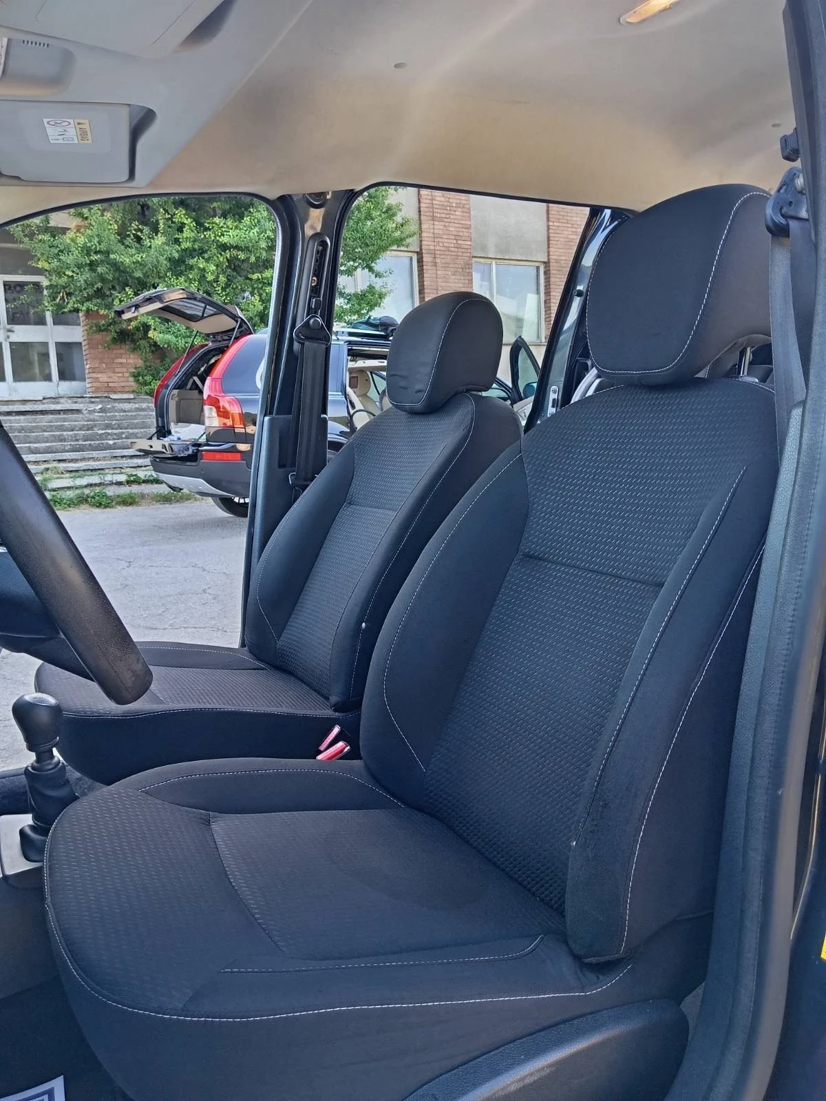 Dacia Dokker 1.5 DCI, снимка 13 - Автомобили и джипове - 55768290