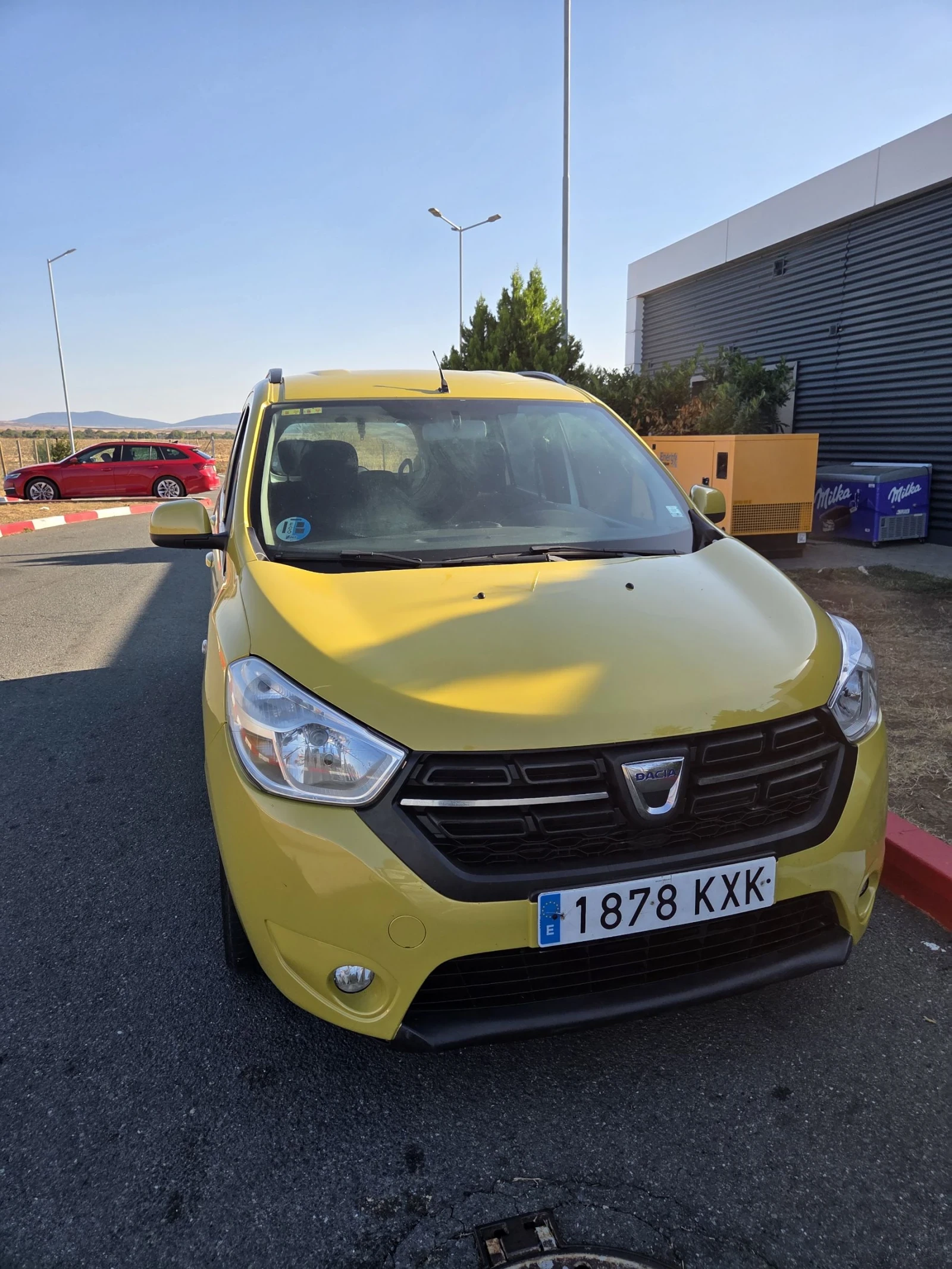 Dacia Lodgy 1.6 Фабрична газ, снимка 5 - Автомобили и джипове - 55876506