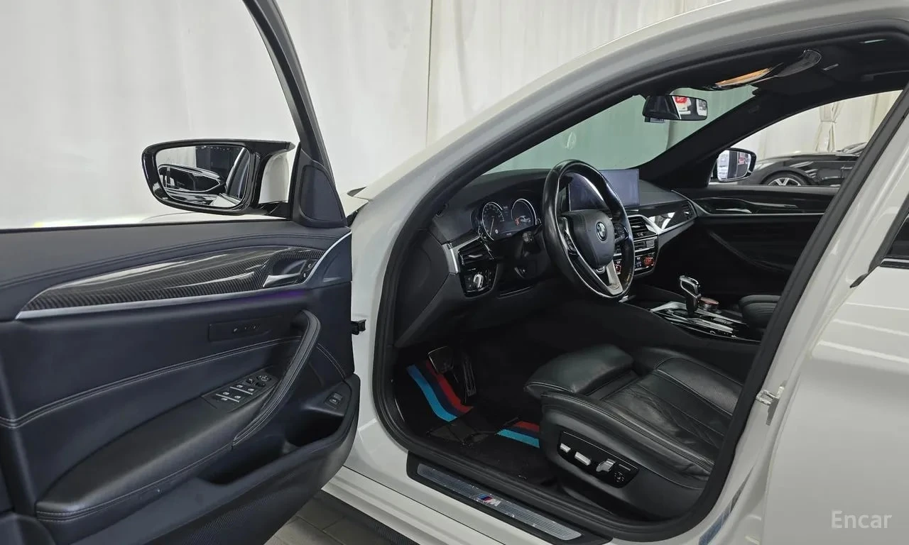 BMW 530 i xDrive M Sport | ДИСТРОНИК | ОБДУХВАНЕ | 360, снимка 10 - Автомобили и джипове - 56132827