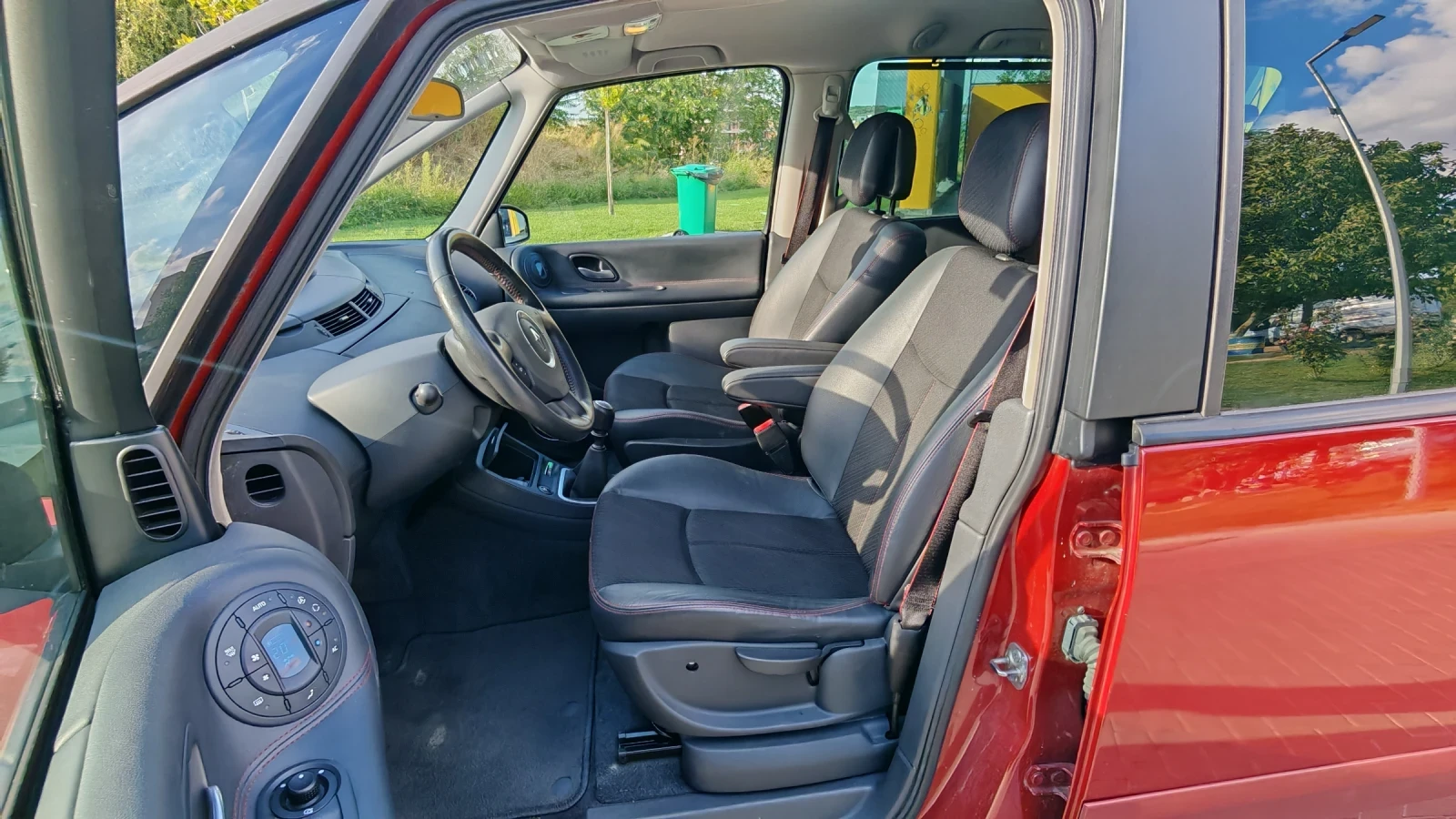 Renault Espace 2.0Т КЛИМАТРОНИК ШВЕЙЦАРИЯ , снимка 11 - Автомобили и джипове - 56216314