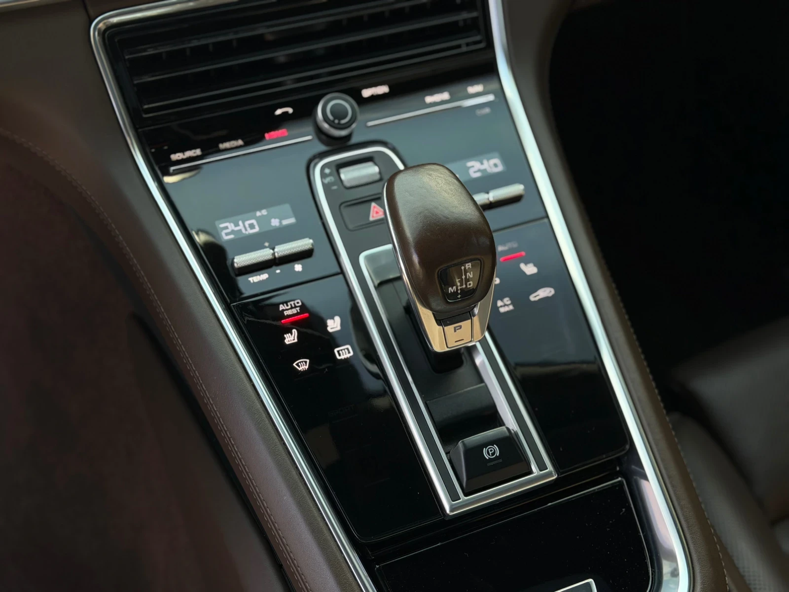 Porsche Panamera 4S / BOSE / PANO / 360 / SPORTCHRONO, снимка 13 - Автомобили и джипове - 56271719