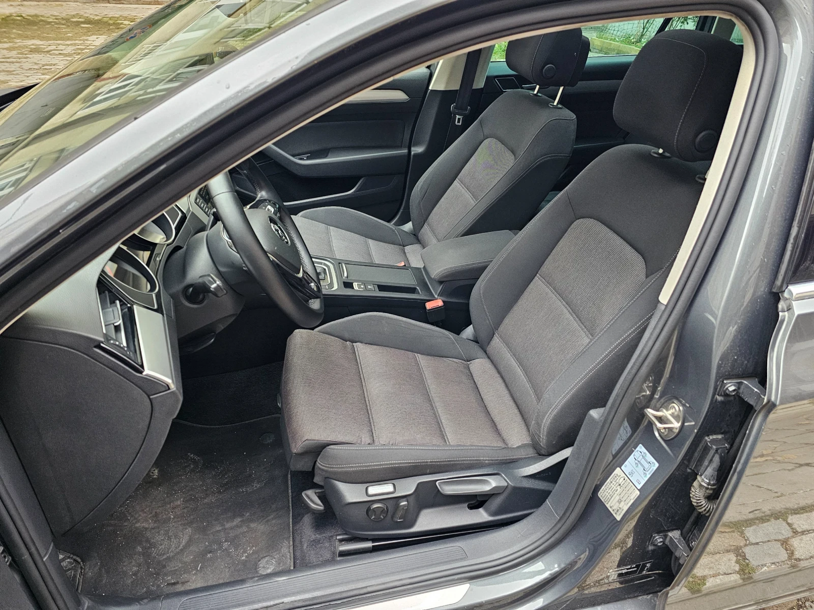 VW Passat 2.0 TDI , снимка 9 - Автомобили и джипове - 56747303