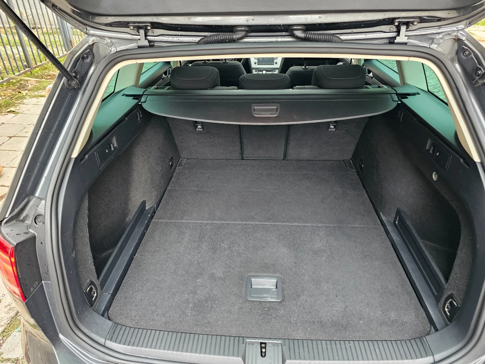VW Passat 2.0 TDI , снимка 12 - Автомобили и джипове - 56747303