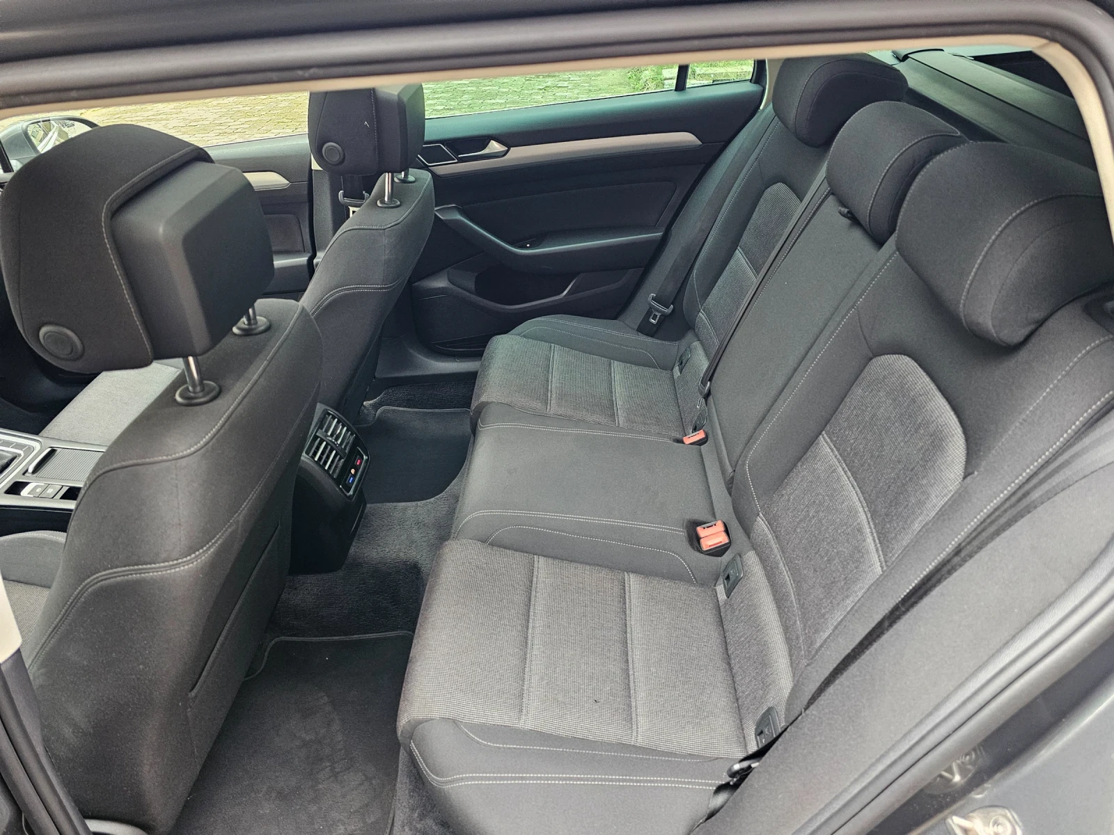 VW Passat 2.0 TDI , снимка 11 - Автомобили и джипове - 56747303