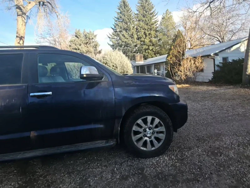 Toyota Sequoia LIMITED* 5.7* V8* КОЖА* ПОДГРЕВ* КАМЕРА* КЕЙЛЕС, снимка 3 - Автомобили и джипове - 49381282