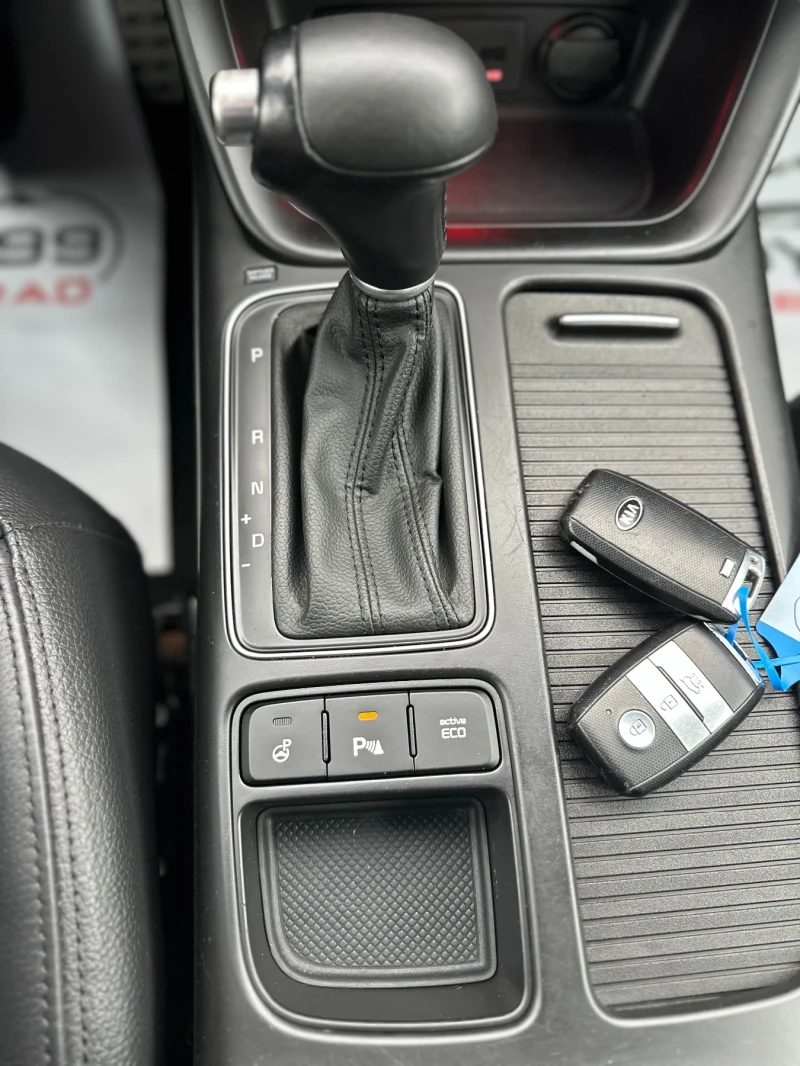 Kia Sorento 2.2 CRDI FACELIFT::CAMERA::FULL ИСТОРИЯ::, снимка 11 - Автомобили и джипове - 53074515