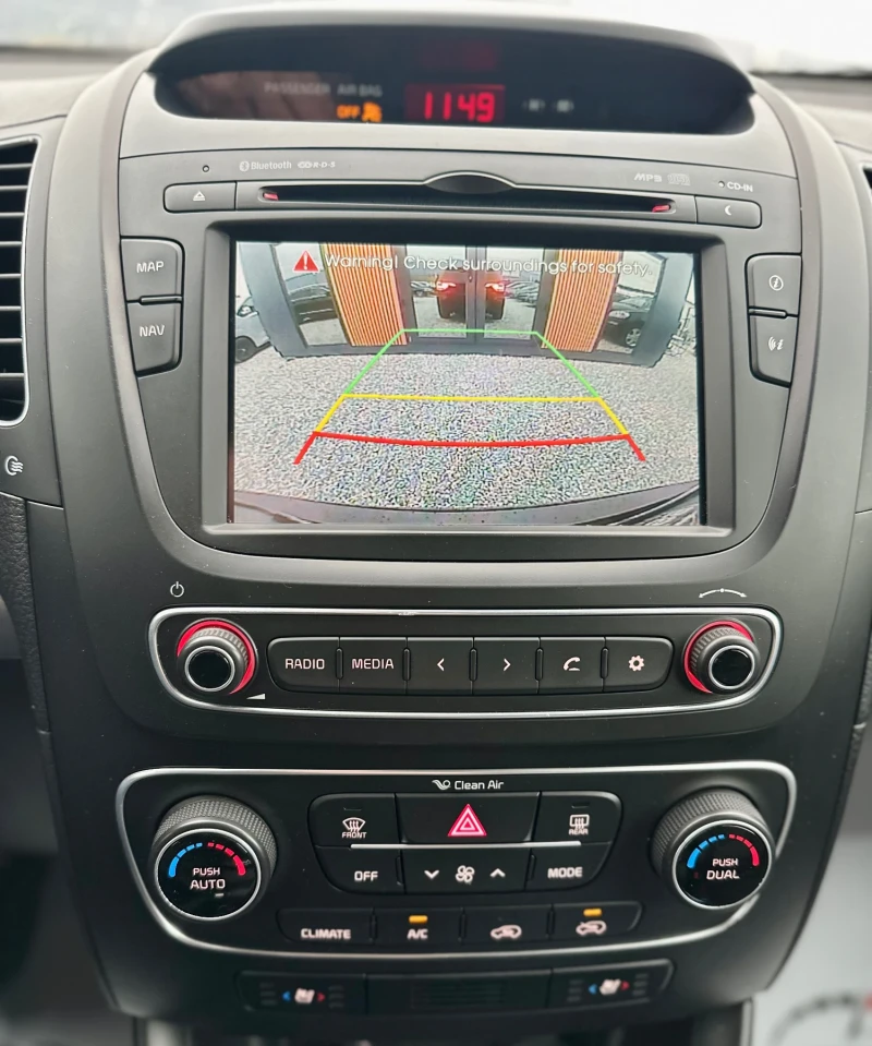 Kia Sorento 2.2 CRDI FACELIFT::CAMERA::FULL ИСТОРИЯ::, снимка 12 - Автомобили и джипове - 53074515