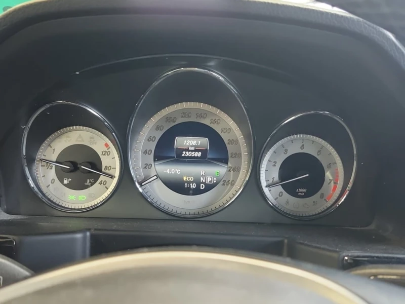 Mercedes-Benz GLK * 350 * CARFAX * БЕЗ ПЪРВОНАЧАЛНА ВНОСКА, снимка 9 - Автомобили и джипове - 53074073