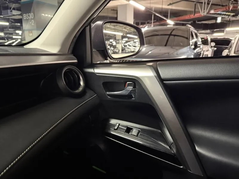 Toyota Rav4 2.5 4WD HYBRID, снимка 16 - Автомобили и джипове - 55559674