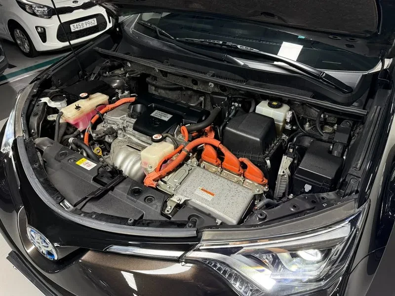 Toyota Rav4 2.5 4WD HYBRID, снимка 5 - Автомобили и джипове - 55559674
