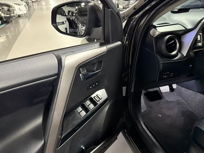 Toyota Rav4 2.5 4WD HYBRID, снимка 11 - Автомобили и джипове - 55559674