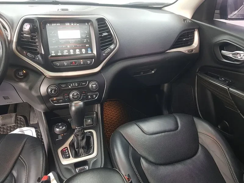 Jeep Cherokee  (Kl) 2.0 Diesel Limited 4Wd, снимка 10 - Автомобили и джипове - 55926924