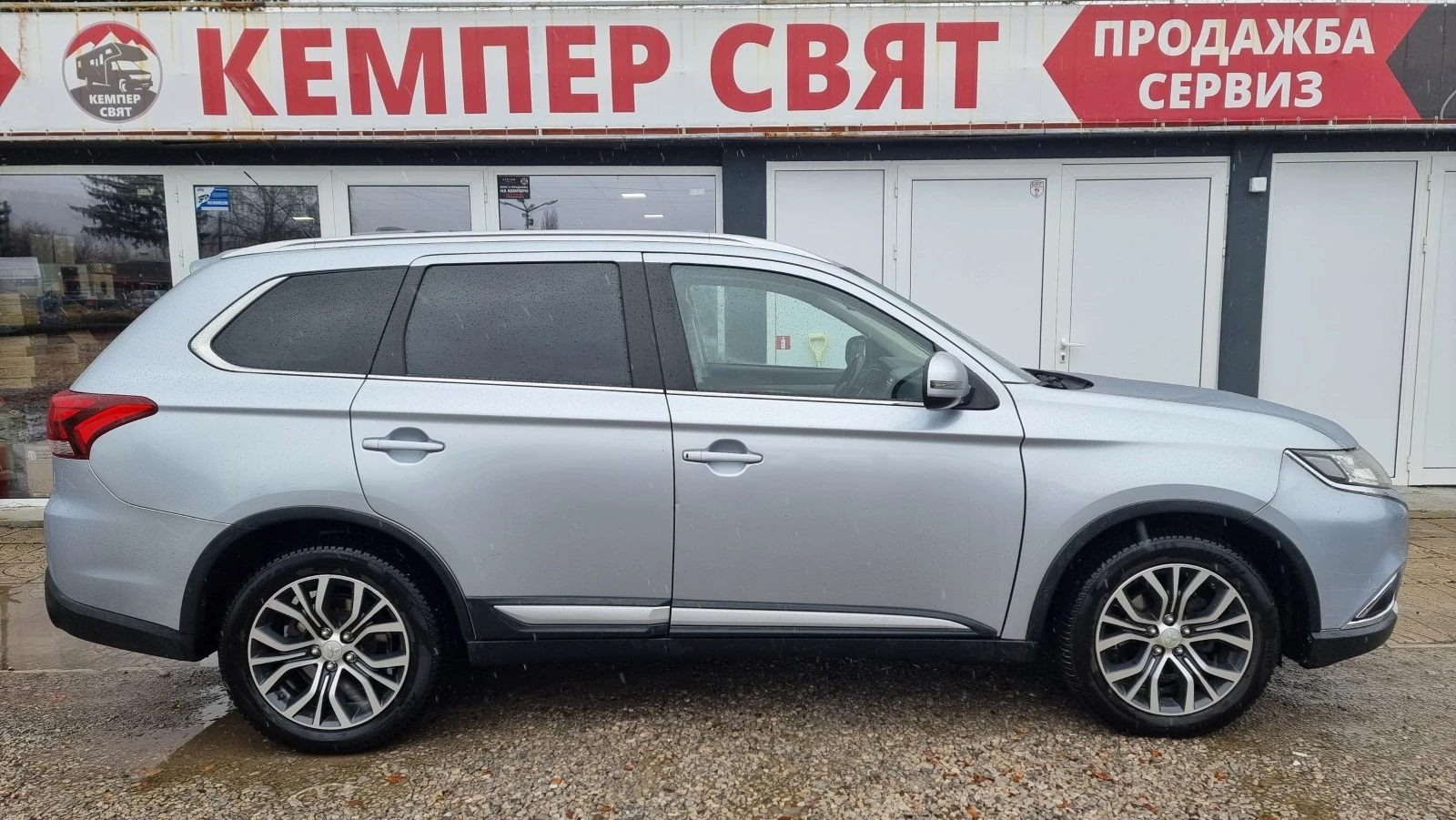 Mitsubishi Outlander 2.2 6+ 1 МЕСТА - изображение 2