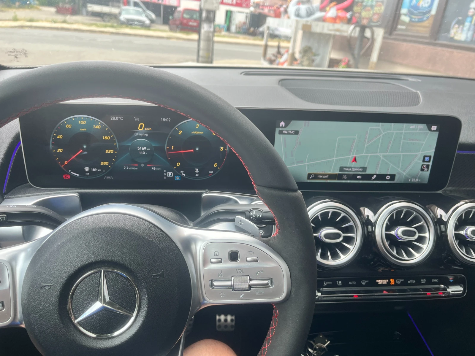Mercedes-Benz GLB 220 AMG - изображение 6