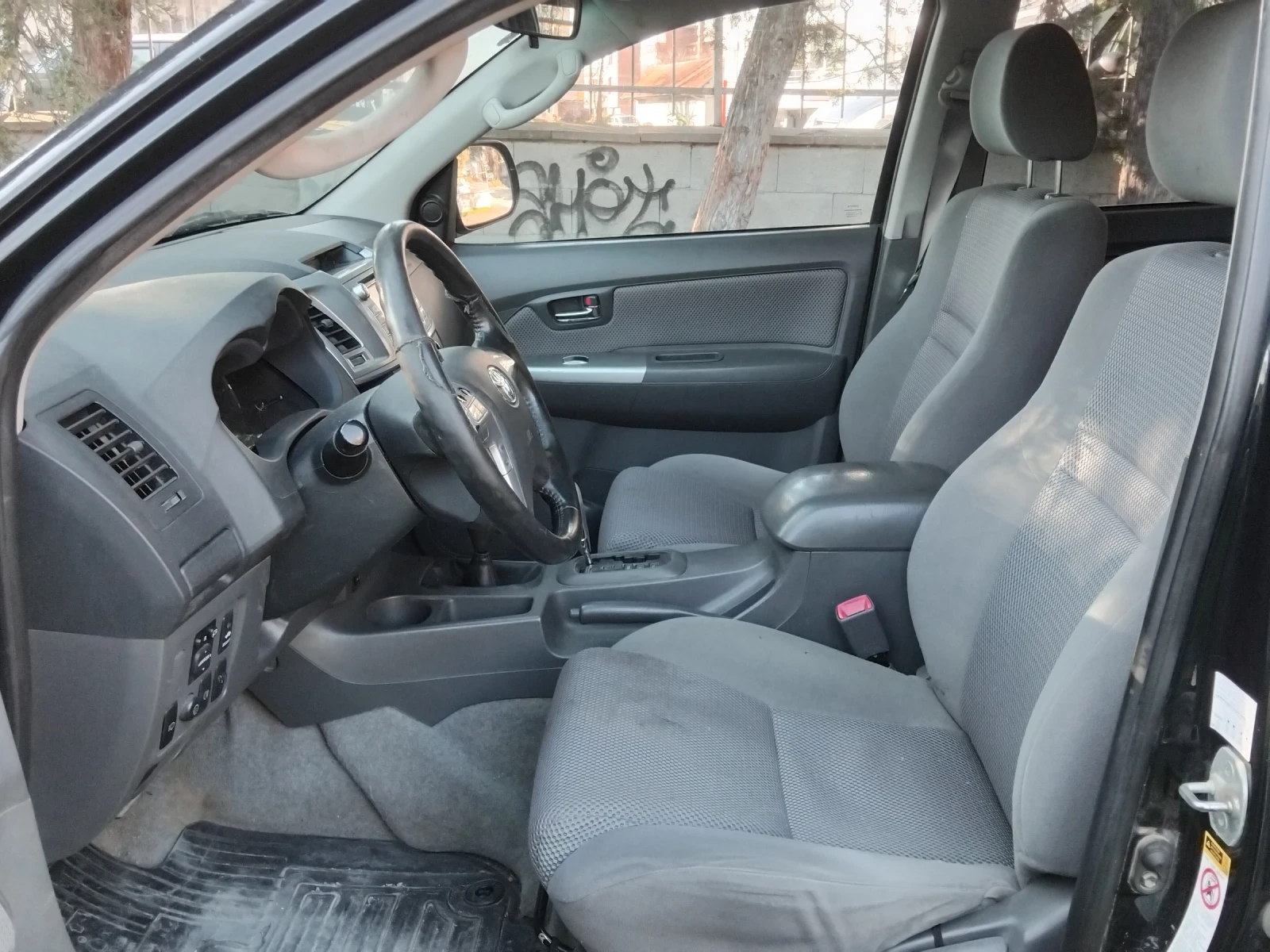 Toyota Hilux 3, 0 Автоматик, Навигация, Климатроник! - изображение 9