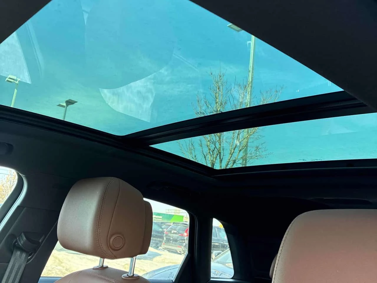 Audi Q3 Komfort/CARFAX/ПАНОРАМА/ПОДГРЕВИ, снимка 12 - Автомобили и джипове - 53774215