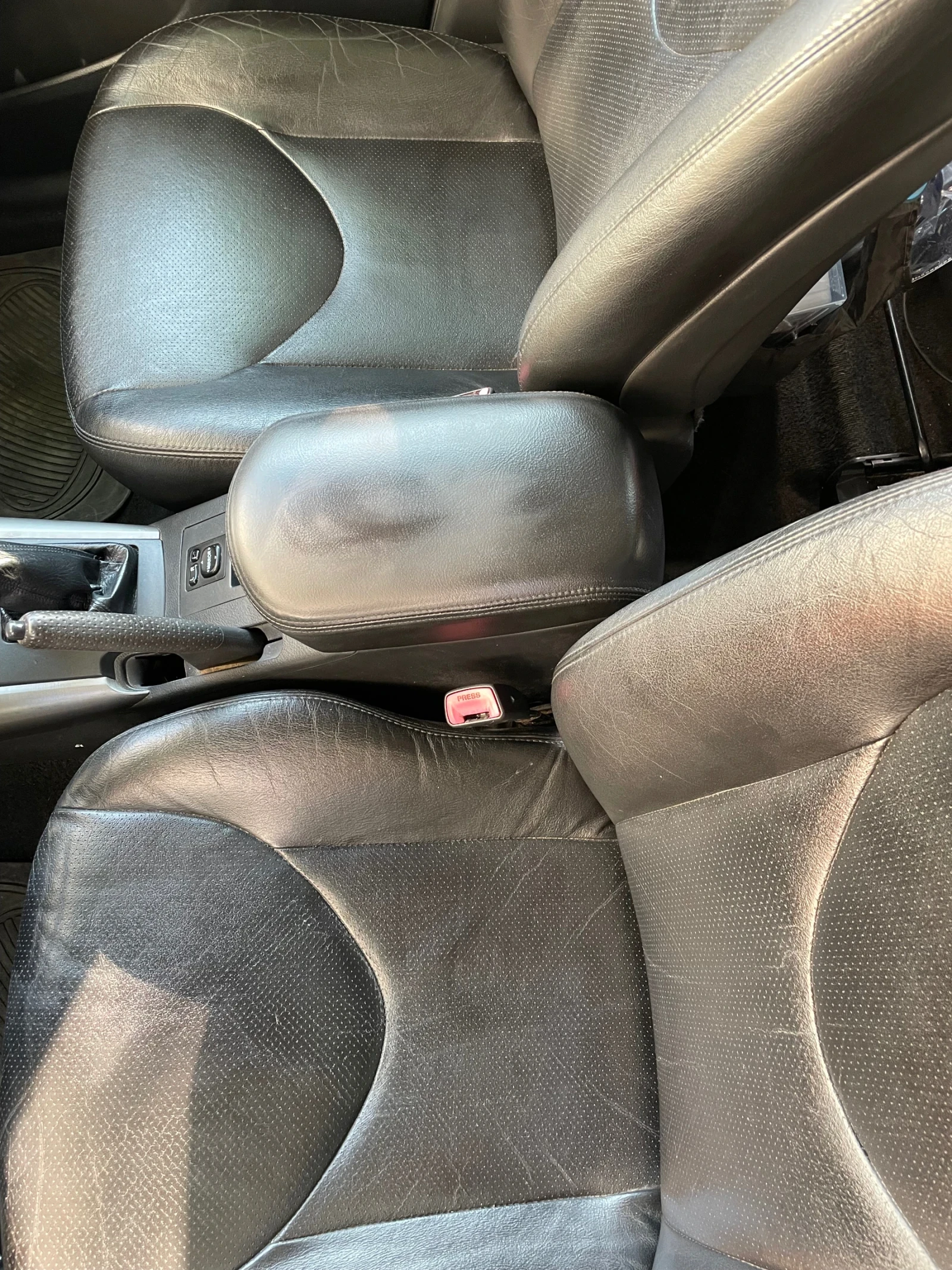 Toyota Rav4 D4D, снимка 11 - Автомобили и джипове - 53989867