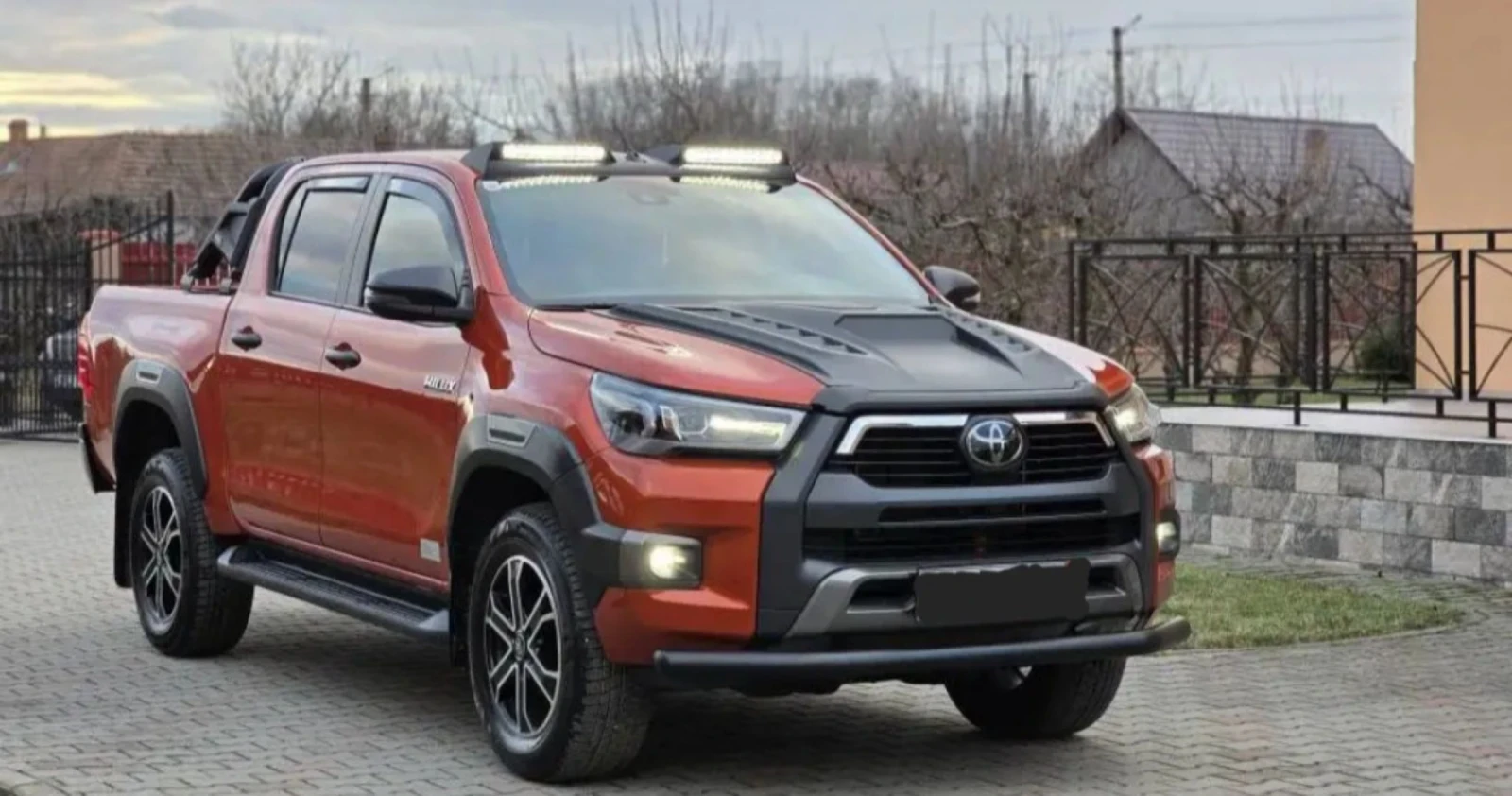 Toyota Hilux 2.8, 204 k.c.ТОП, снимка 2 - Автомобили и джипове - 54429992