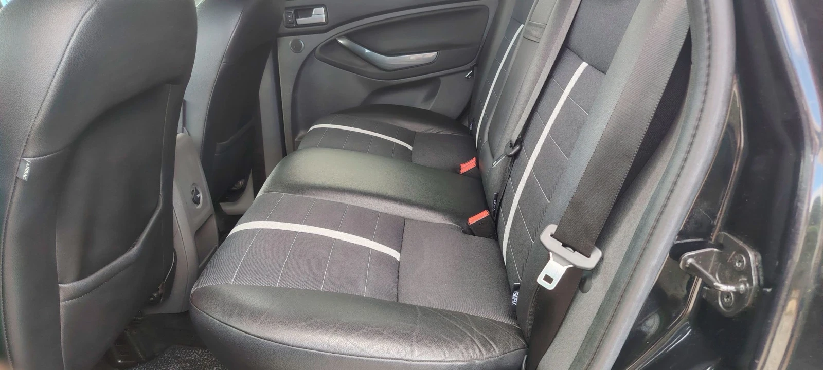 Ford Kuga 2.5T-200к.с, снимка 9 - Автомобили и джипове - 54582625