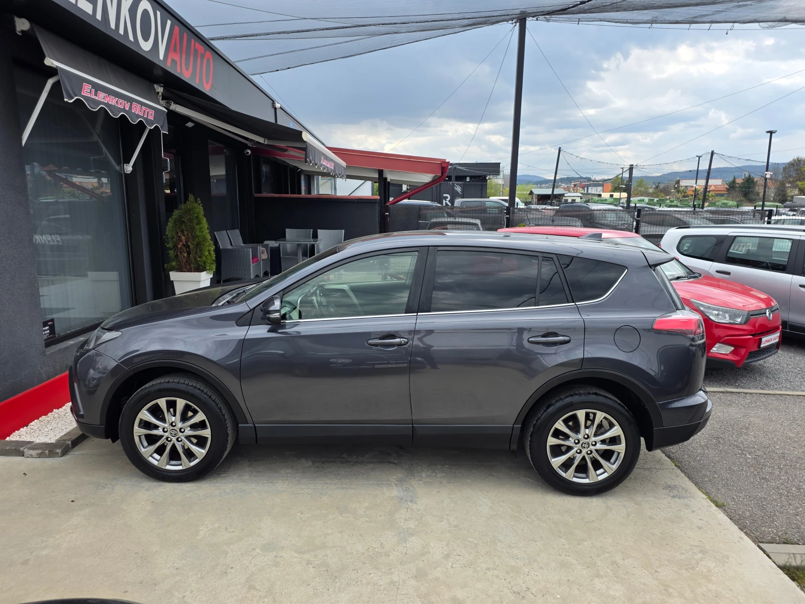 Toyota Rav4 2.0I-152к.с EURO 6b 4Х4-АВТОМАТИК-ШВЕЙЦАРИЯ, снимка 4 - Автомобили и джипове - 54625854