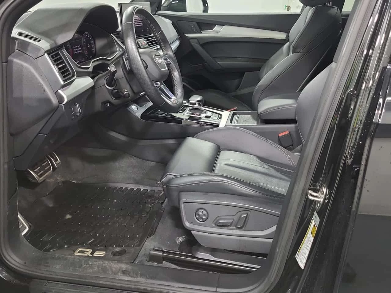 Audi Q5 SPORTBACK TECHNIK| PANO| 360CAM| AMBIENT| 2 КЛЮЧА|, снимка 9 - Автомобили и джипове - 54860327