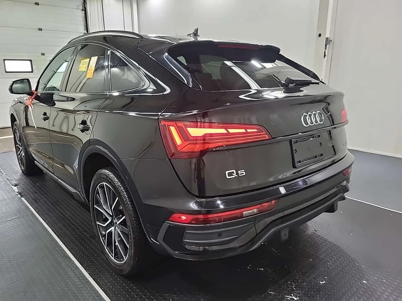 Audi Q5 SPORTBACK TECHNIK| PANO| 360CAM| AMBIENT| 2 КЛЮЧА|, снимка 4 - Автомобили и джипове - 54860327