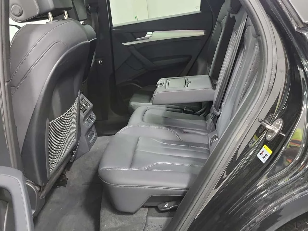 Audi Q5 SPORTBACK TECHNIK| PANO| 360CAM| AMBIENT| 2 КЛЮЧА|, снимка 12 - Автомобили и джипове - 54860327