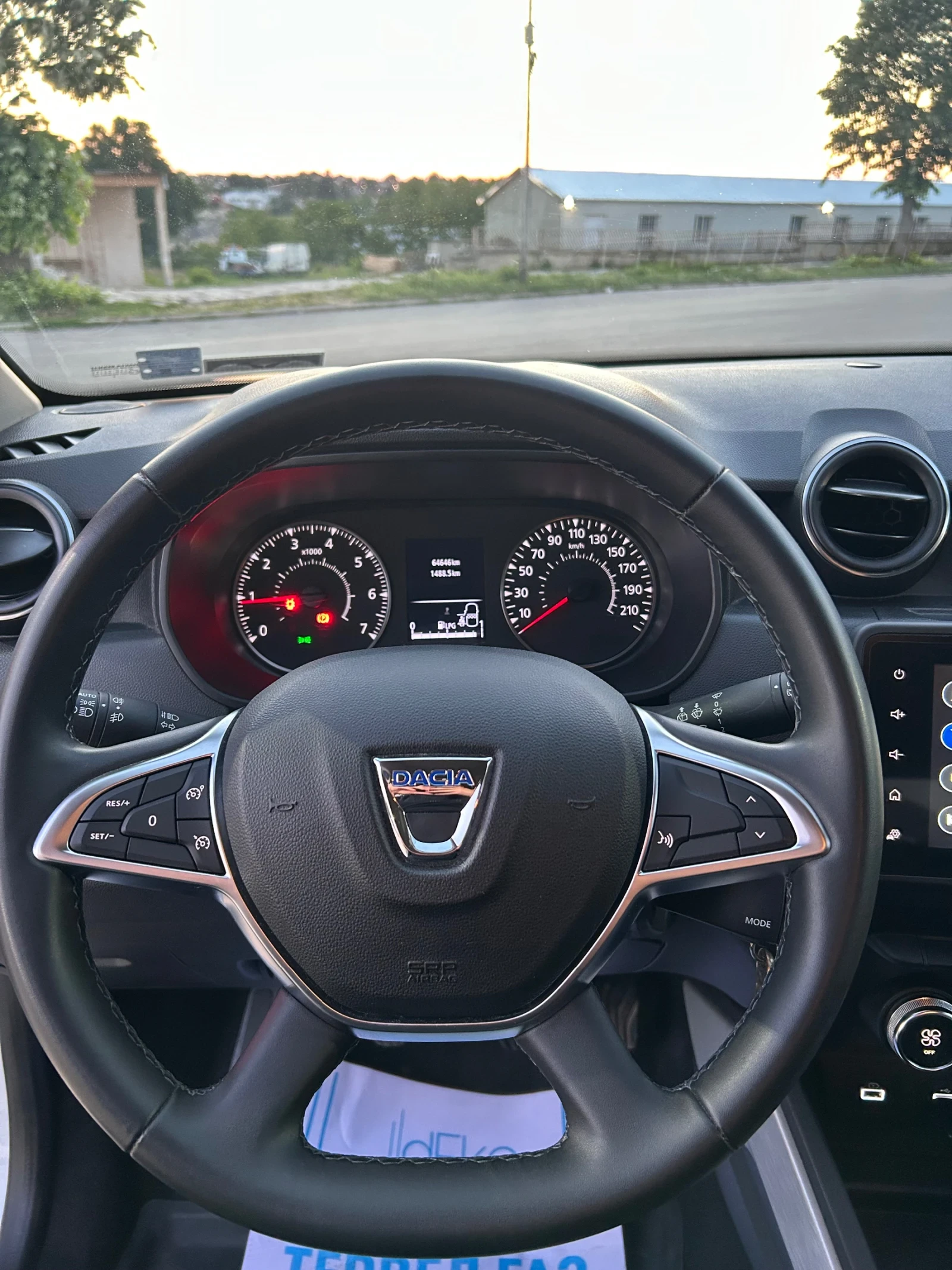 Dacia Duster, снимка 14 - Автомобили и джипове - 56018698
