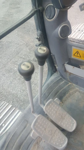 Багер JCB JS330LC, снимка 4