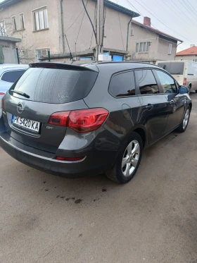 Opel Astra Sports Tourer , снимка 6