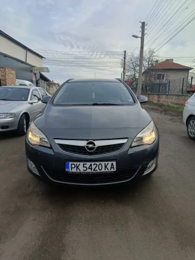 Opel Astra Sports Tourer , снимка 1