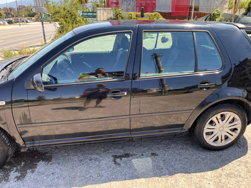 VW Golf 1.9 TDI, снимка 4 - Автомобили и джипове - 46771679