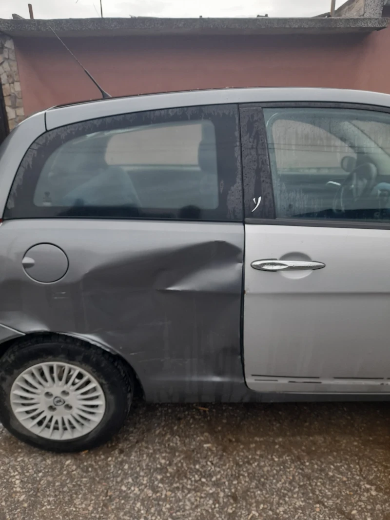 Lancia Ypsilon, снимка 3 - Автомобили и джипове - 47196126