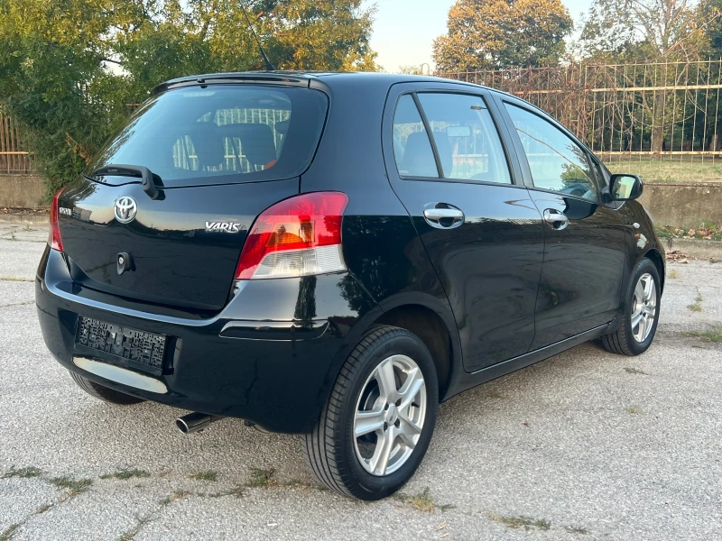 Toyota Yaris 1.33 FACELIFT 6-скорости, снимка 4 - Автомобили и джипове - 47401087