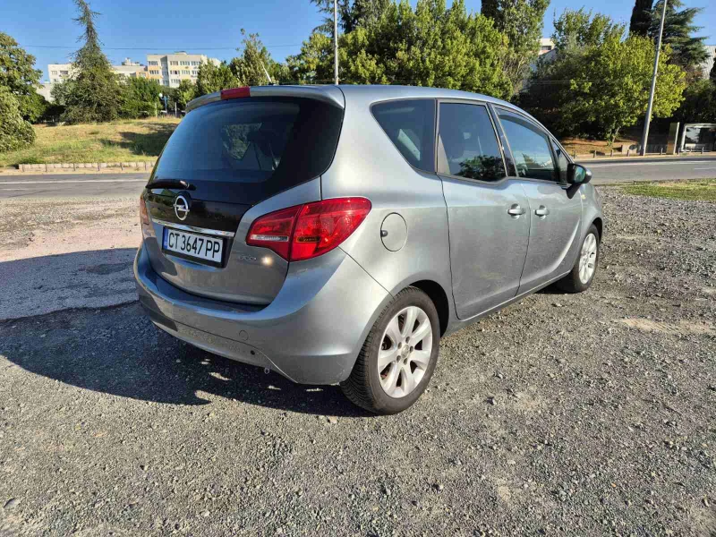 Opel Meriva 1.3CDTI, снимка 5 - Автомобили и джипове - 47546109